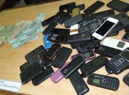 Bắt hơn 50 đối tượng tại "sới" gà - 2 Tang vật vụ án.