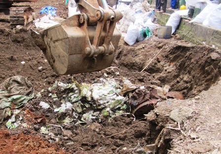 Công tác khai quật hiện trường vẫn chưa kết thúc.