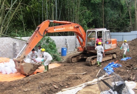 Đơn vị thi công đã hoàn thành hai vị trí chôn lấp chất thải nguy hại tại Cty Thanh Thái.