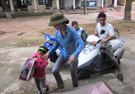 Hàng trăm nghìn học sinh Thanh Hóa được nghỉ học để tránh bão. (Ảnh: Duy Tuyên)