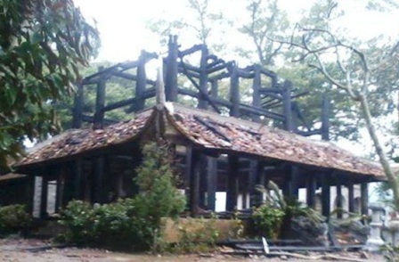 Toàn bộ khu Chánh điện Trung Túc Vương Lê Lai bị thiêu cháy rui.