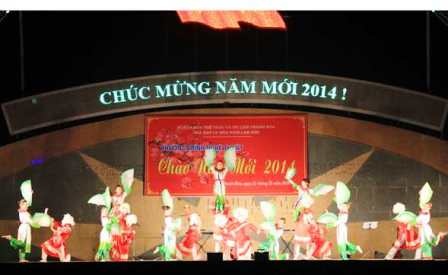 Những tiết mục văn nghệ đặc sắc chào đón năm mới 2014.