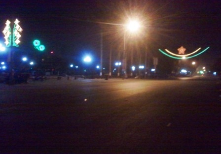 Đường phố vắng người qua lại.