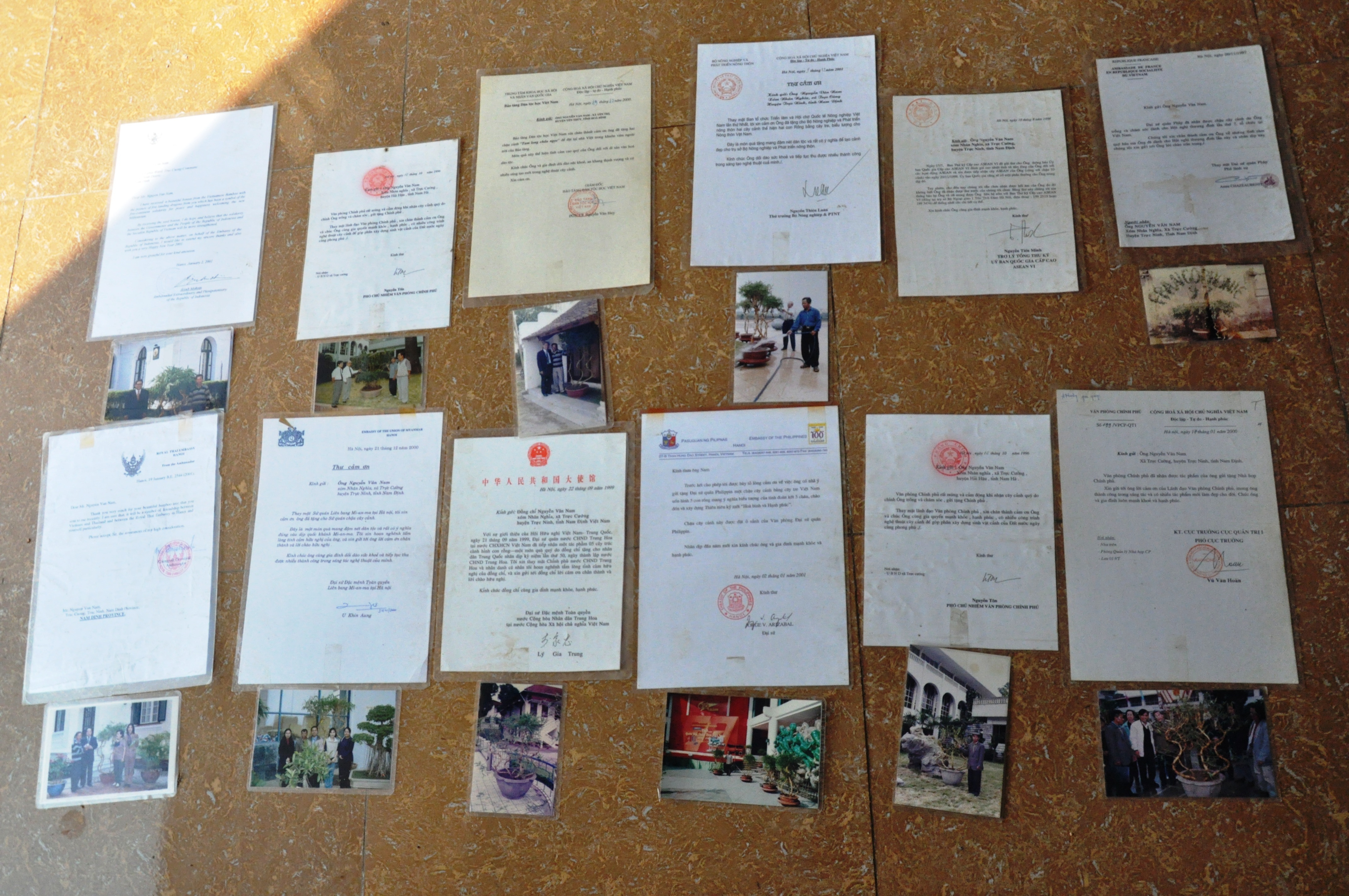  Thư cảm ơn của Đại sứ quán các nước gửi ông Nam.