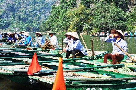 Những cô lái đò nơi bến Tràng An