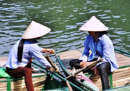 Những cô lái đò nơi bến Tràng An