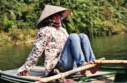 Những cô lái đò nơi bến Tràng An