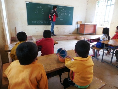 Học sinh vùng đặc biệt khó khăn đã được nhận gạo hỗ trợ học tập dù đã kết thúc học kỳ 1.