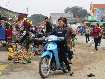 Tình trạng người điều khiển giao thông không tuân thủ luật thường phổ biến trong những ngày Tết.