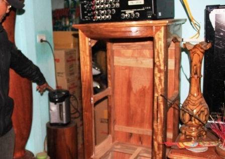 Vụ nổ đài cát-xét: Lời kể của người chuyển “món quà sinh nhật” - 3 Vị trí anh Tỉnh cắm chiếc đài.
