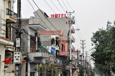 Các nhà nghỉ, khách sạn quanh khu vực Đền Trần đã gần như kín phòng.