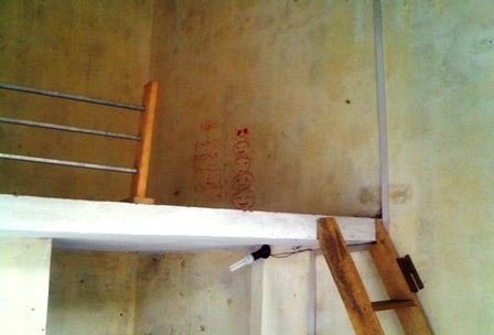 Căn phòng nơi phát hiện chị D chết trong tư thế treo cổ.