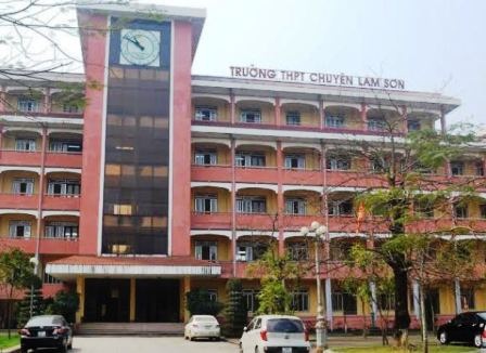 Trường THPT chuyên Lam Sơn.