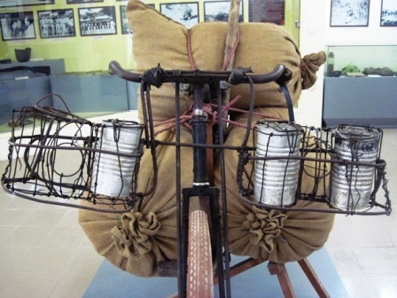 Cận cảnh chiếc xe đạp thồ đạt kỷ lục của ông Trịnh Ngọc - dân công xe đạp thồ Thanh Hóa.