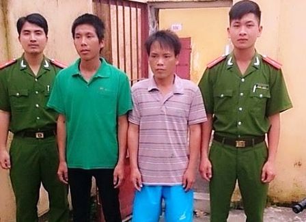Giám đốc Công an tỉnh ra lệnh tấn công tội phạm trộm cắp tài sản - 1 Công an huyện Hậu Lộc bắt 2 đối tượng chuyên trộm cắp xe máy.