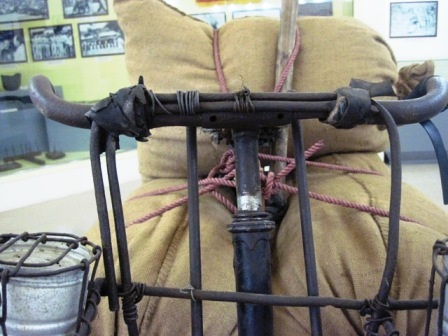 Cận cảnh chiếc xe đạp thồ đạt kỷ lục của ông Trịnh Ngọc - dân công xe đạp thồ Thanh Hóa.