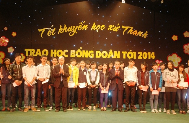 Thanh Hóa: Thành lập Hội Khuyến học Đảng ủy khối doanh nghiệp - 1 Thời gian qua, nhiều doanh nghiệp đã tham gia tích cực trong hoạt động khuyến học, khuyến tài.
