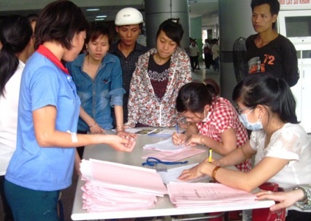 Các công nhân nhập viện được thăm khám sức khỏe, điều trị và đã dần ổn định sức khỏe.