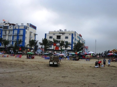 Khu du lịch sinh thái biển Hải Tiến.