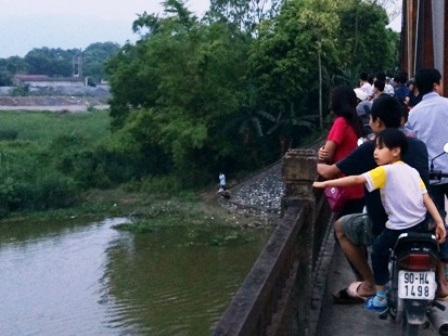  Cầu Đọ Xá nơi N tự vẫn