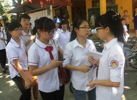 Nhiều thí sinh khá bất ngờ và thích thú với đề Ngữ Văn năm nay. (Ảnh: Đức Văn)