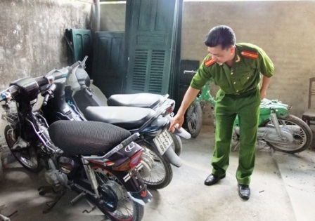 Thu giữ hơn 260 xe máy tang vật vụ án, xe không rõ nguồn gốc - 1 Công an tỉnh Thanh Hóa đã thu giữ hàng chục xe máy là tang vật từ các vụ án (Ảnh: TT)
