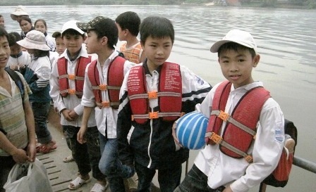 Hàng trăm em học sinh nơi đây sẽ không còn nguy hiểm mỗi khi qua sông đến trường.