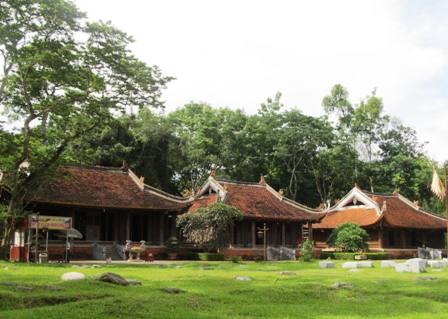 Sau Chính điện là đến Thái miếu, hiện mới trùng tu được 5/9 Thái miếu