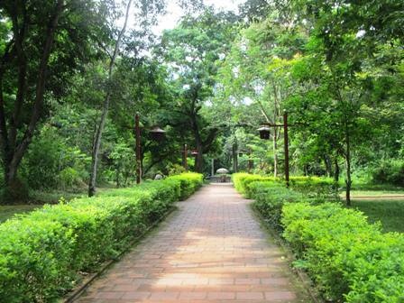 Đường vào Vĩnh Lăng