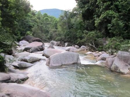 Thác Ma Hao thuộc địa bàn làng Năng Cát, xã Trí Nang, huyện Lang Chánh