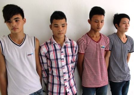 Dùng xăng phóng hỏa, đốt nhà để trả thù - 1 Các đối tượng bị khởi tố vì hành vi hủy hoại tài sản và cố ý gây thương tích