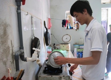 Thủ khoa Học viện Tài chính Nguyễn Quốc Trí, học sinh trường THPT Hoằng Hóa 4