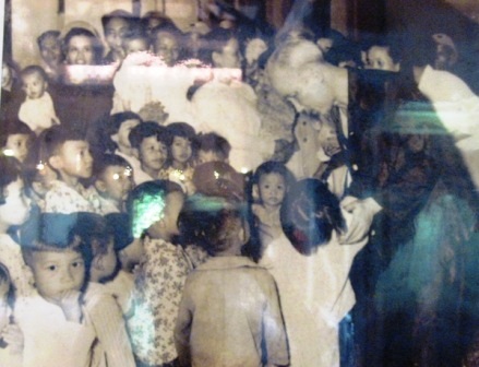  Bác Hồ với các cháu thiếu nhi Thanh Hóa.