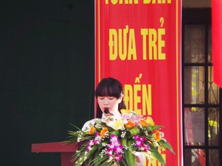 Đại diện học sinh nhà trường phát biểu tại lễ khai giảng.