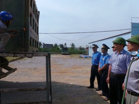 Những chiếc xe vi phạm bị phát hiện đều cải tạo thành thùng vượt quá từ 1,4 - 1,5m.