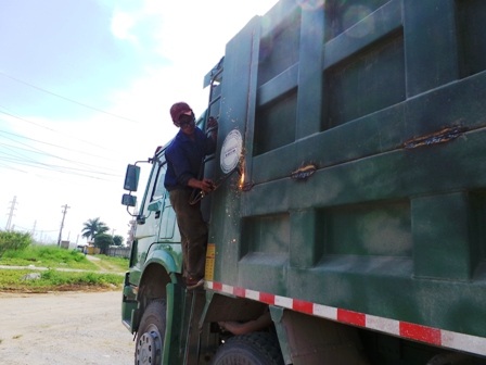 Toàn bộ 5 chiếc xe vi phạm sẽ được cắt  dỡ.