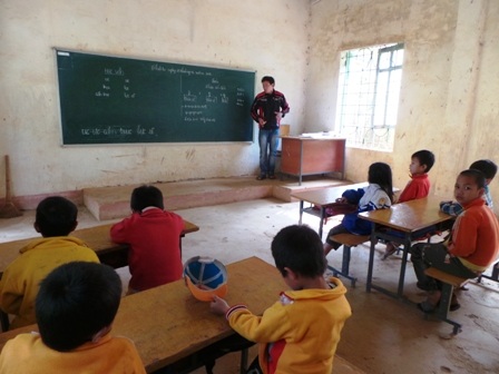 Nhiều nơi học sinh không có điều kiện nên việc lạm thu sẽ gây khó khăn cho việc học của học sinh.