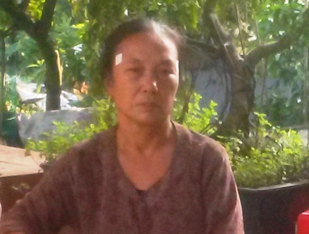 Bà Nguyễn Thị Thoan bần thần trước sự ra đi quá đột
ngột của đứa con trai độc nhất