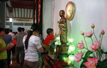 Hối hả đi lễ Rằm tháng giêng - 7