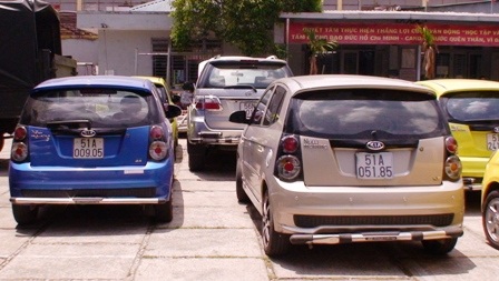 Cặp vợ chồng lừa đảo 12 ô tô của đối tác đem đi cầm đồ