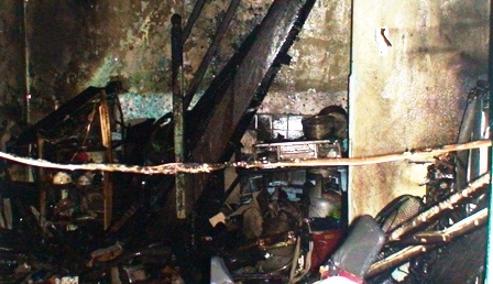 Tiểu thương hoảng loạn vì cháy nhà sát chợ Tân Định