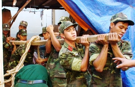 TPHCM: Phát hiện 2 quả bom dưới nền nhà dân 