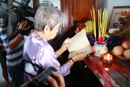 Xúc động giây phút cựu binh Úc trao kỷ vật của người lính Việt Nam