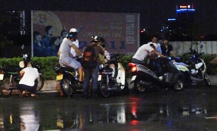 Triều cường dâng cao, lao đao vì nước