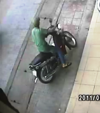 Phá khóa, chôm xe máy trong... 12 giây