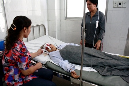 Hình ảnh vụ tai nạn khiến 2 người chết, 13 người bị thương