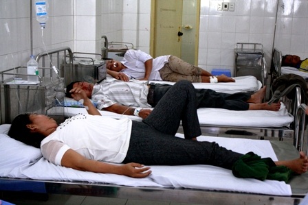 Hình ảnh vụ tai nạn khiến 2 người chết, 13 người bị thương