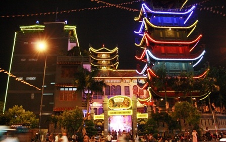 Hối hả đi lễ Rằm tháng giêng - 4