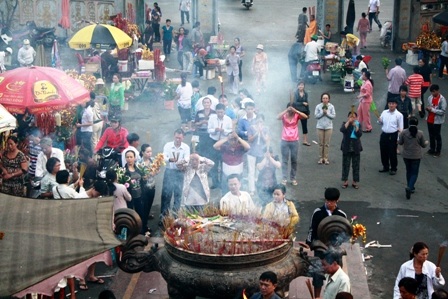 Tục hóa vàng ngày mùng 3 Tết của người Việt - 2