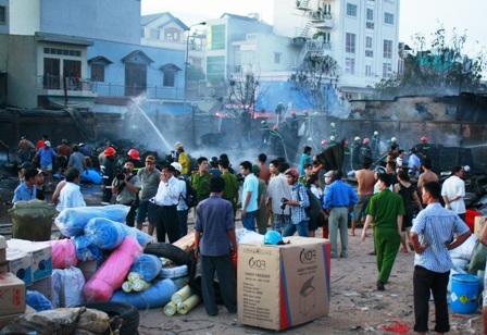 Hỏa hoạn lớn, hàng trăm người di tản khẩn cấp